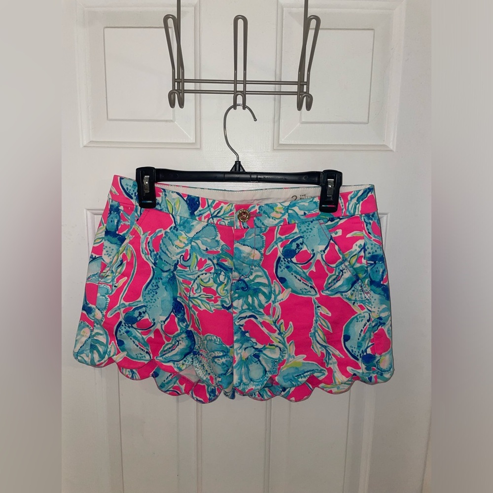 Lilly Pulitzer scalloped buttercup stretch short, 5” inseam size 2